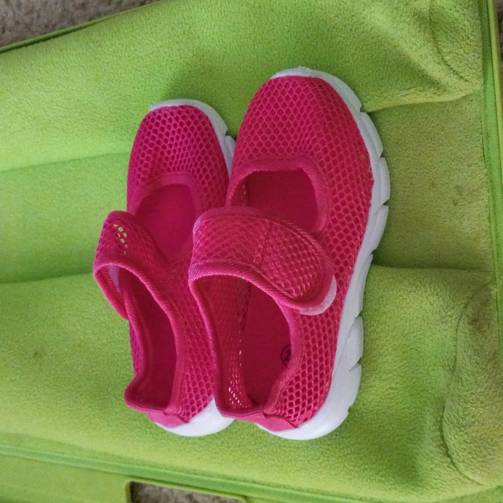 Pink sandles.  Size 9.5 toddlers
